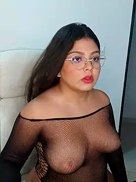 Snapshot of kiara-evans02 chatting on 09/22/25, 10:23 kiara-evans02 online show from 09/22/25, 10:23