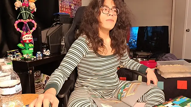 ShinyCherub online show from 02/06/25, 07:13