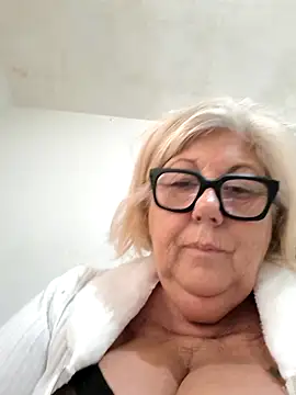 Merilulla online show from 10/21/25, 03:24