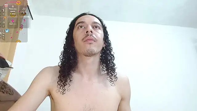 Snapshot of thefockers69 chatting on 10/29/25, 05:42 thefockers69 online show from 10/29/25, 05:42