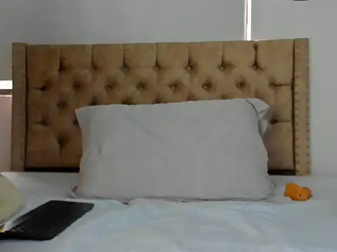 Snapshot of KeryHillson chatting on 09/15/25, 12:05 KeryHillson online show from 09/15/25, 12:05