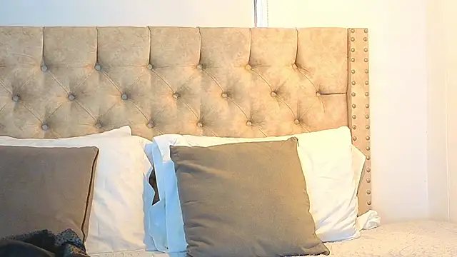 Snapshot of KeryHillson chatting on 10/30/25, 12:06 KeryHillson online show from 10/30/25, 12:06