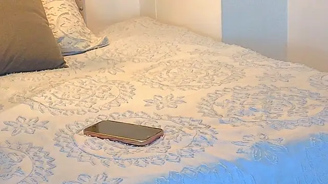 Snapshot of KeryHillson chatting on 11/05/25, 12:16 KeryHillson online show from 11/05/25, 12:16