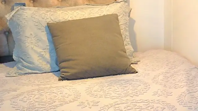 Snapshot of KeryHillson chatting on 11/24/25, 11:54 KeryHillson online show from 11/24/25, 11:54