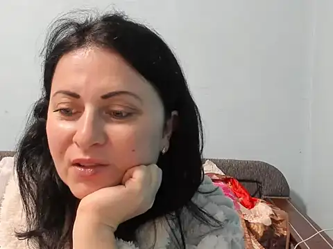 Snapshot of Lillian2 chatting on 01/03/25, 06:11 Lillian2 online show from 01/03/25, 06:11