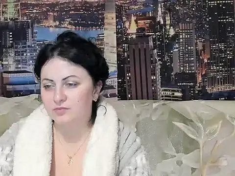 Snapshot of Lillian2 chatting on 01/18/25, 11:44 Lillian2 online show from 01/18/25, 11:44