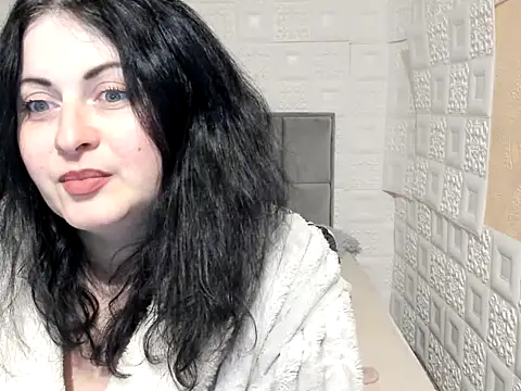 Snapshot of Lillian2 chatting on 02/19/25, 02:44 Lillian2 online show from 02/19/25, 02:44