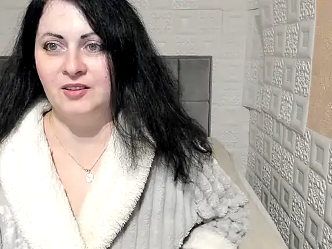 Snapshot of Lillian2 chatting on 02/22/25, 01:11 Lillian2 online show from 02/22/25, 01:11