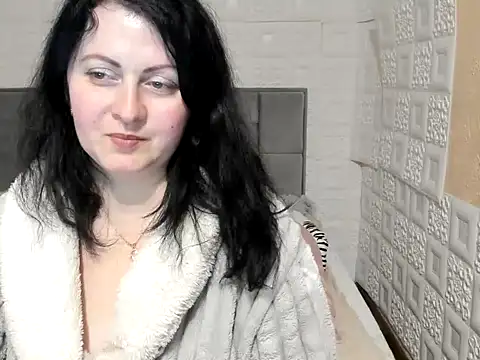 Snapshot of Lillian2 chatting on 02/22/25, 10:42 Lillian2 online show from 02/22/25, 10:42