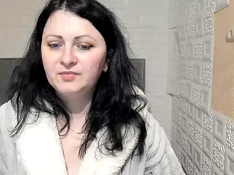 Snapshot of Lillian2 chatting on 03/02/25, 12:31 Lillian2 online show from 03/02/25, 12:31
