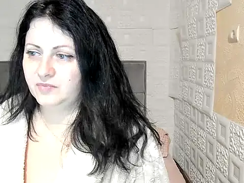Snapshot of Lillian2 chatting on 03/05/25, 03:18 Lillian2 online show from 03/05/25, 03:18