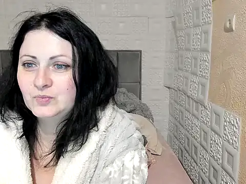 Snapshot of Lillian2 chatting on 03/06/25, 07:14 Lillian2 online show from 03/06/25, 07:14