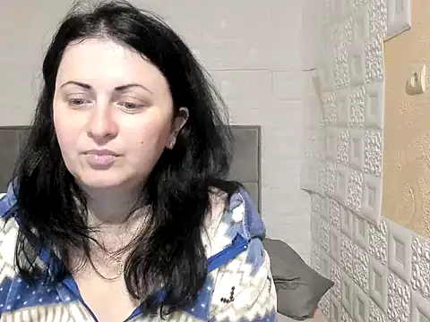 Snapshot of Lillian2 chatting on 03/11/25, 01:05 Lillian2 online show from 03/11/25, 01:05
