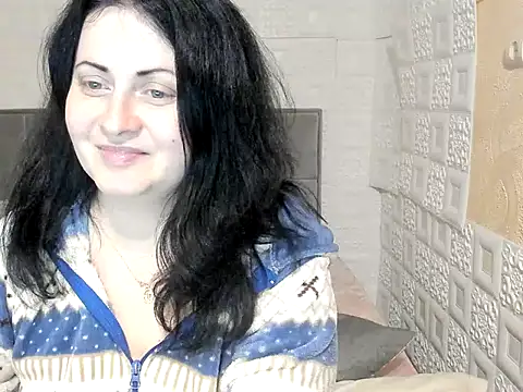 Snapshot of Lillian2 chatting on 03/11/25, 04:10 Lillian2 online show from 03/11/25, 04:10
