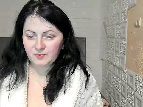 Snapshot of Lillian2 chatting on 03/19/25, 07:06 Lillian2 online show from 03/19/25, 07:06