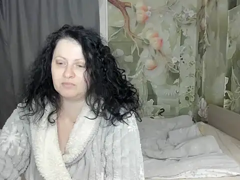 Lillian2 online show from 12/16/25, 05:12