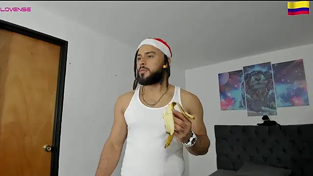 Snapshot of Louis_marley__ chatting on 12/16/24, 11:50 Louis marley online show from 12/16/24, 11:50