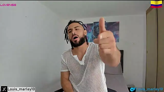 Snapshot of Louis_marley__ chatting on 01/10/25, 05:24 Louis marley online show from 01/10/25, 05:24