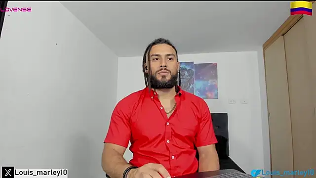 Snapshot of Louis_marley__ chatting on 01/23/25, 11:26 Louis marley online show from 01/23/25, 11:26