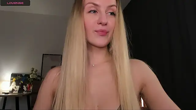 Snapshot of Alice_Dias chatting on 03/14/25, 04:40 Alice Dias online show from 03/14/25, 04:40