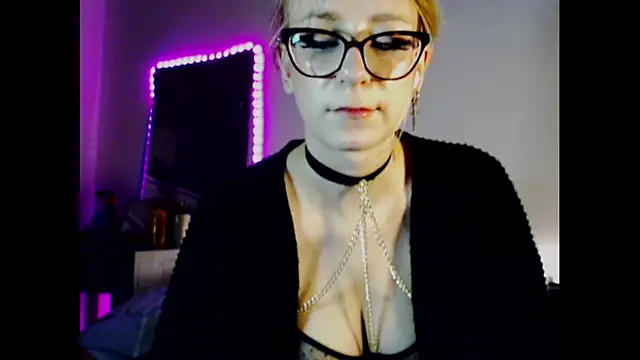 welliza online show from 12/14/24, 04:34