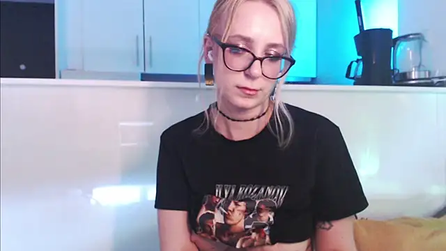 welliza online show from 05/18/26, 04:07