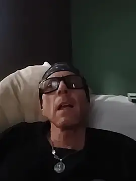 Snapshot of Sparky101 chatting on 07/16/26, 11:22 Sparky101 online show from 07/16/26, 11:22