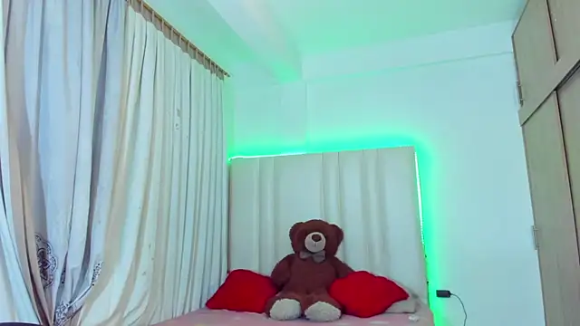 sexygirl shakira online show from 09/08/25, 11:59