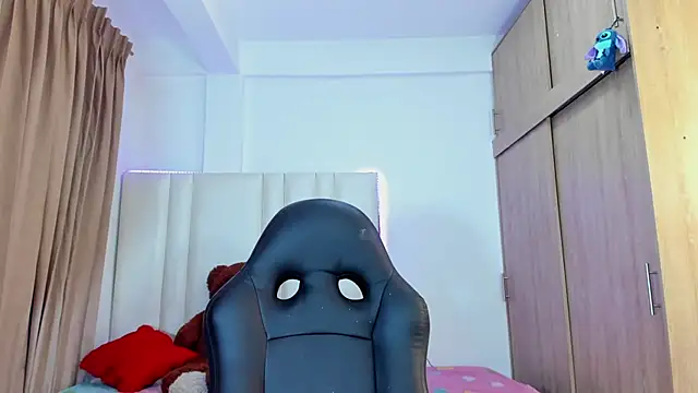 sexygirl shakira online show from 09/18/25, 11:07