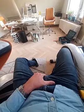 Snapshot of jk1981jk chatting on 09/29/25, 07:24 jk1981jk online show from 09/29/25, 07:24