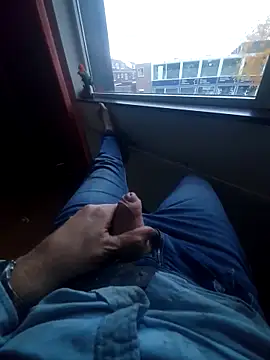 Snapshot of jk1981jk chatting on 10/20/25, 04:07 jk1981jk online show from 10/20/25, 04:07