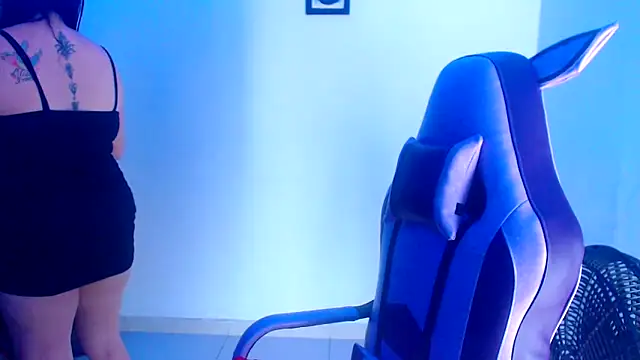 Snapshot of liz_dirty chatting on 10/05/25, 10:40 liz dirty online show from 10/05/25, 10:40