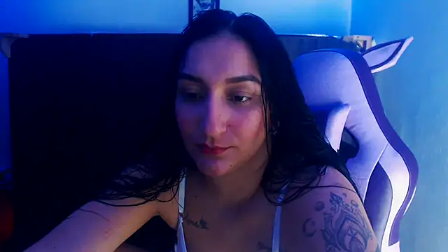 Snapshot of liz_dirty chatting on 11/07/25, 10:32 liz dirty online show from 11/07/25, 10:32