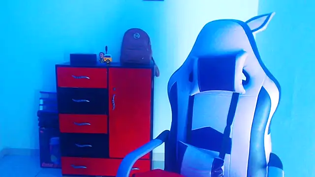 Snapshot of liz_dirty chatting on 11/13/25, 10:30 liz dirty online show from 11/13/25, 10:30