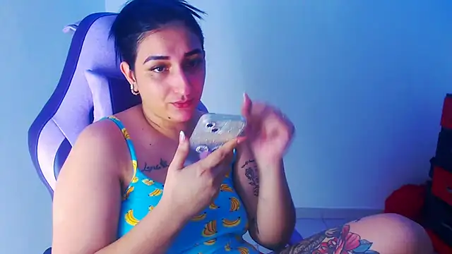 Snapshot of liz_dirty chatting on 12/04/25, 10:40 liz dirty online show from 12/04/25, 10:40