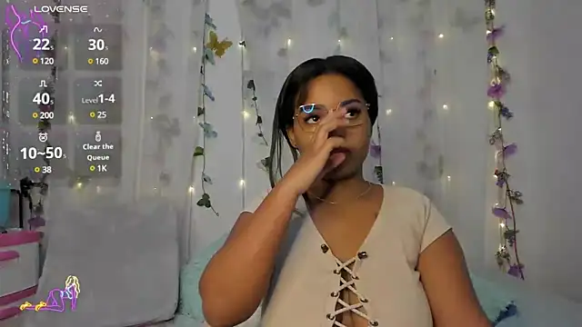 Snapshot of Aleja_DANS chatting on 12/07/24, 05:37 Aleja DANS online show from 12/07/24, 05:37