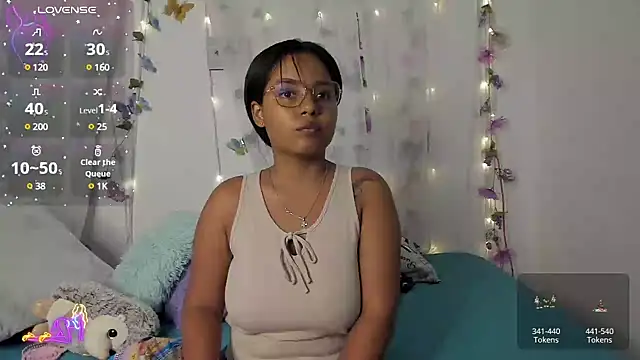 Snapshot of Aleja_DANS chatting on 12/29/24, 12:30 Aleja DANS online show from 12/29/24, 12:30