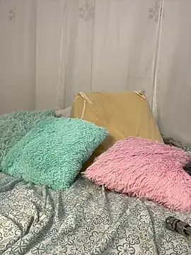 Snapshot of Aleja_DANS chatting on 03/01/25, 03:32 Aleja DANS online show from 03/01/25, 03:32