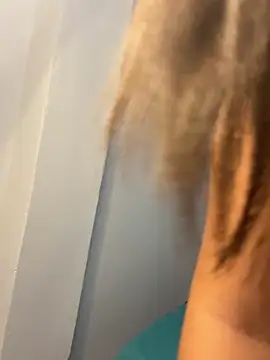 Snapshot of Aleja_DANS chatting on 03/02/25, 08:16 Aleja DANS online show from 03/02/25, 08:16