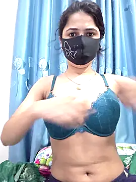 Snapshot of Suvosri chatting on 10/30/25, 05:09 Suvosri online show from 10/30/25, 05:09