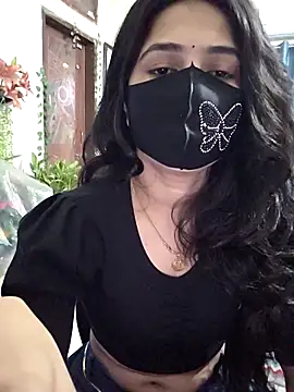 Snapshot of Suvosri chatting on 11/15/25, 05:38 Suvosri online show from 11/15/25, 05:38