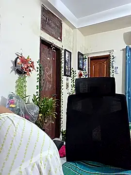 Snapshot of Suvosri chatting on 11/17/25, 05:46 Suvosri online show from 11/17/25, 05:46