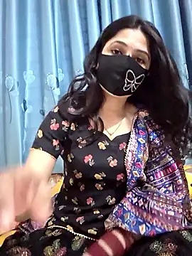 Snapshot of Suvosri chatting on 11/20/25, 06:24 Suvosri online show from 11/20/25, 06:24