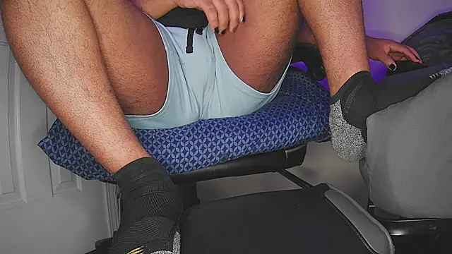 Snapshot of teaser4_ chatting on 02/02/25, 04:48 teaser4 online show from 02/02/25, 04:48