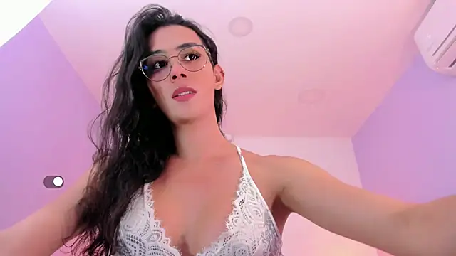 Andrea Marinn online show from 11/21/25, 02:32