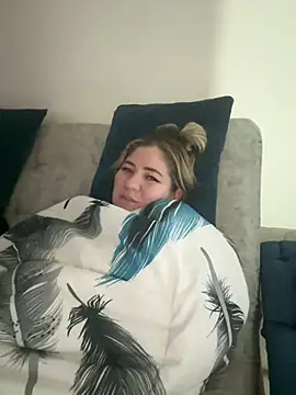 Snapshot of Celestedubois chatting on 12/27/24, 06:14 Celestedubois online show from 12/27/24, 06:14