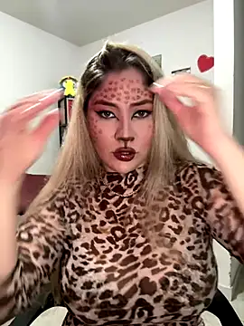 Snapshot of Celestedubois chatting on 10/31/25, 08:43 Celestedubois online show from 10/31/25, 08:43