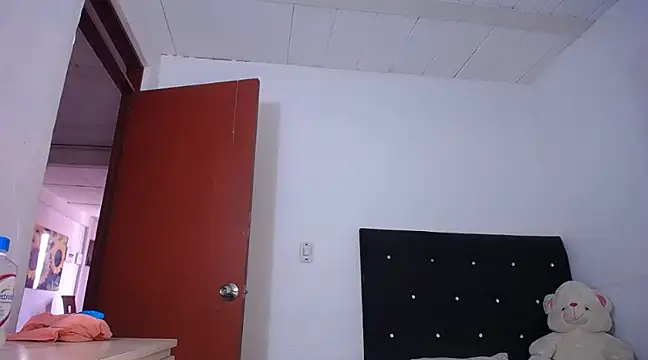 yselahot online show from 12/27/24, 03:04