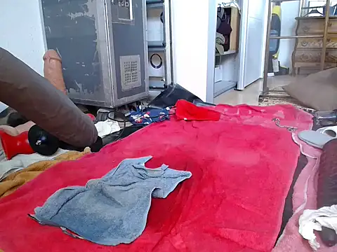 Snapshot of natjuk chatting on 10/26/25, 11:49 natjuk online show from 10/26/25, 11:49