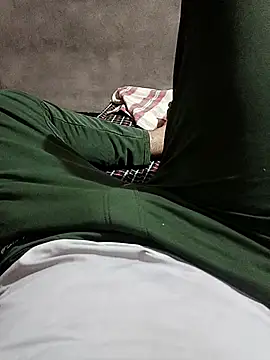 Snapshot of indian16hot chatting on 09/09/25, 04:39 indian16hot online show from 09/09/25, 04:39